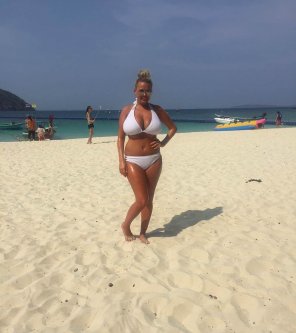 アマチュア写真 Hefty beach titties