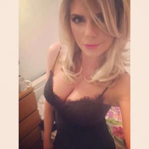 amateur pic first date dress