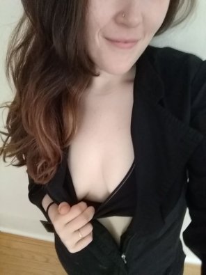 foto amateur A little peek under the Che[f] coat... Who wants to see the rest??