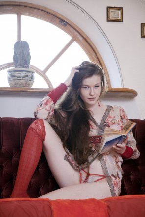 amateur-Foto Reading in red
