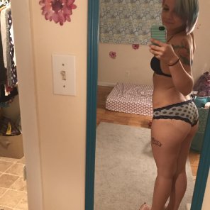foto amateur Big booty mirror selfie bra & panties