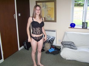 amateur photo Busty slut Joanna Farrow (28)