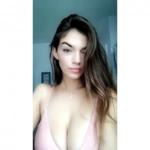 amateurfoto sexy teen with big natural boobs