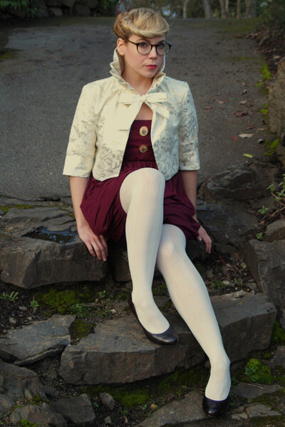 brown-liz-clairbone-shoes-white-american-eagle-tights-gold-costa-blanca-vest_400
