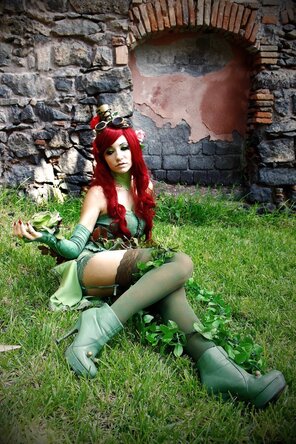 photo amateur poison_ivy___steampunk_version_cosplay_by_daisy_cos-d5gnlma
