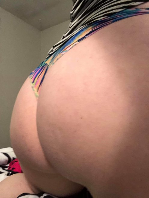 [F] i like to wear colorful panties underneath light pants. Give my boys a little extra show;)