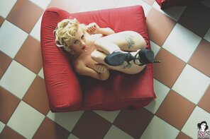 zdjęcie amatorskie Blonde-Natasha-Legeyda-with-Tattoo-Wearing-Heels-20