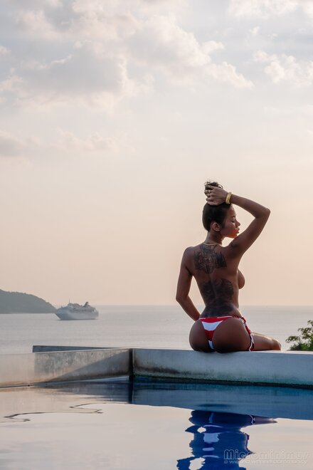 Circle and Stripes 0069-topaz-sharpen-faceai