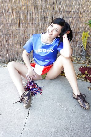 zdjęcie amatorskie latina brunette SAVANNAH CAMDEM Gloryhole blowjob cumshot bbc