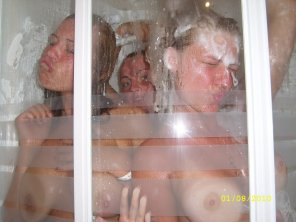 zdjęcie amatorskie Shower Girl Funsies