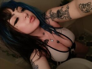 amateur pic gothgirlslife_3011138438178133832_48844914515_1_810x608
