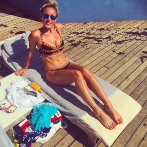 zdjęcie amatorskie Bikini Clothing Sun tanning Swimwear Leg 