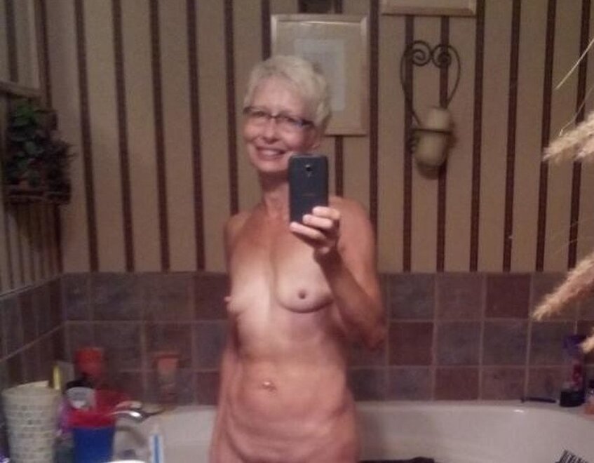 Small (172) nude