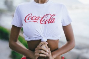 foto amateur White Coca-cola Red Cola T-shirt 