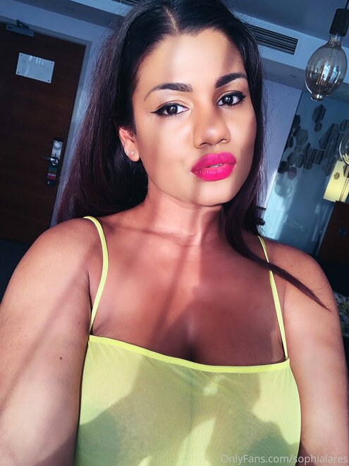 sophialares-03-07-2019-41027769-Good morning 😈