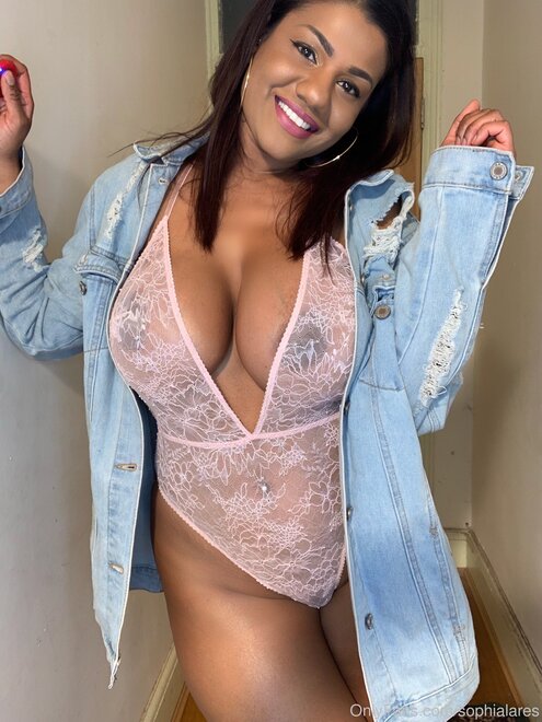 sophialares-05-05-2019-30846726-Good morning hope you have a wonderful bank holiday Sunday today ❤️