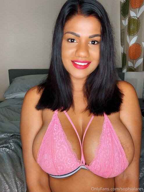 sophialares-12-10-2019-70338010-😈