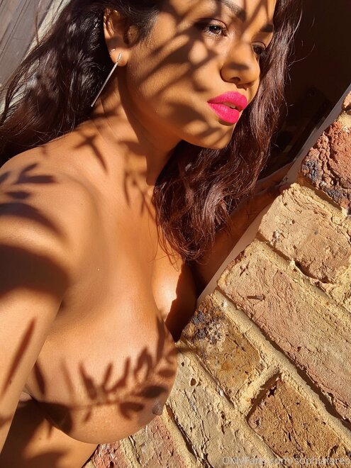 sophialares-14-09-2019-60555453-Enjoying the evening sun 😍