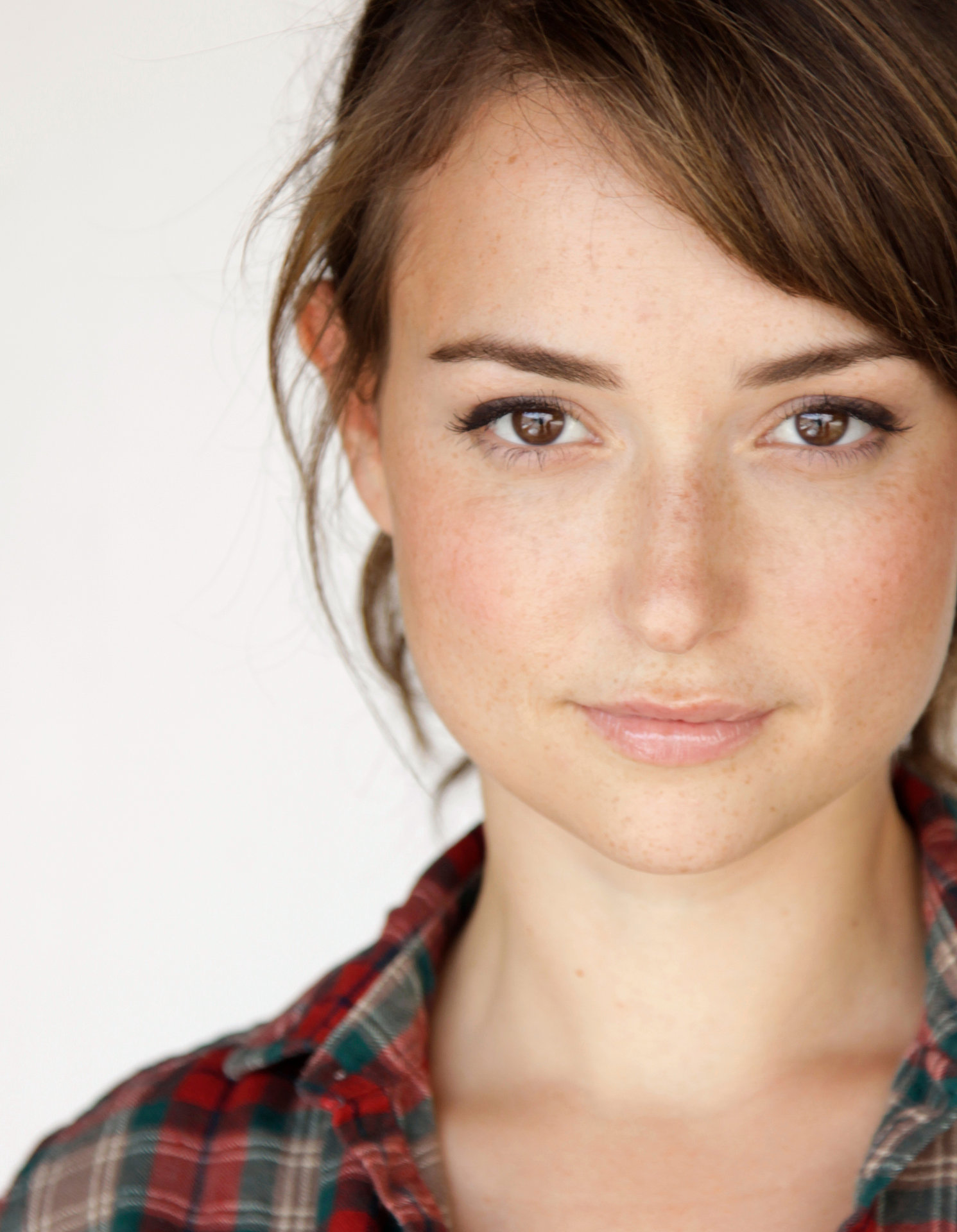 Milana Vayntrub Porn Photo Milana Vayntrub Porn Photo