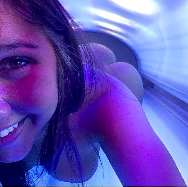 Tanning Bed Hottie Porn Photo Eporner