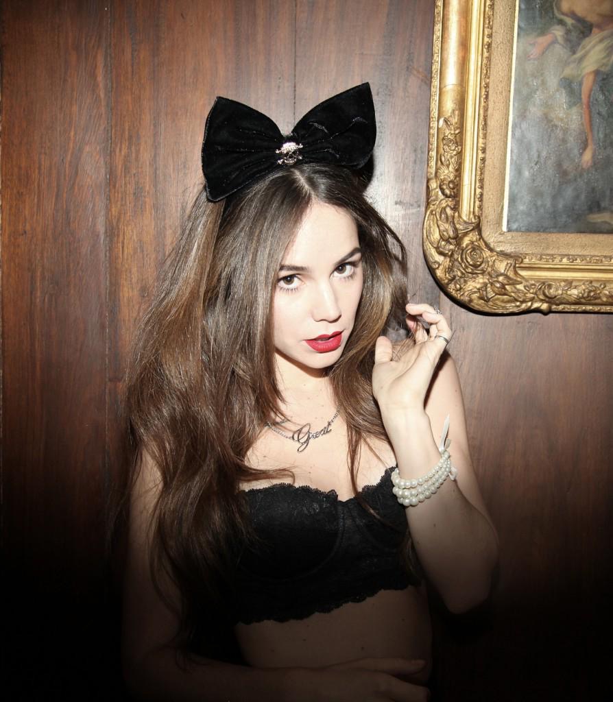 Light skinned sexy redbone naked thick Glamour photos nude