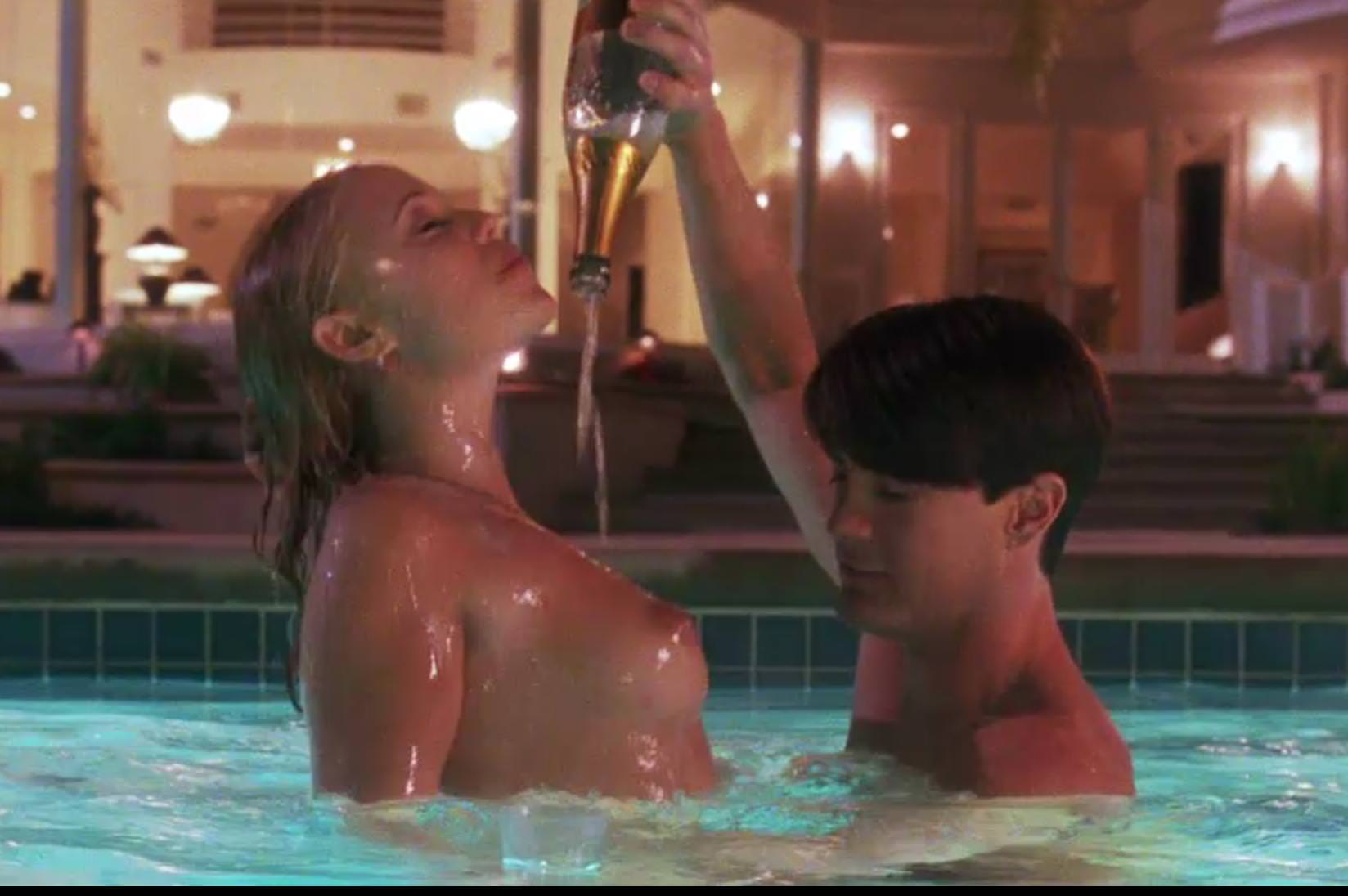 elizabeth berkley porn She takes a pee