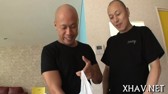 Asian pussy stretched with fingers