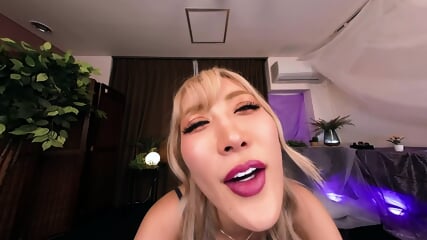 Sexy Gal's VR Face Licking & Spitting Experience B I B I V R 0 3 1 - Sexy Blonde