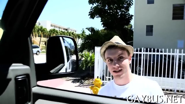 Satisfying blowjob with a homo