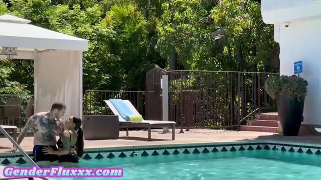 Pegging amateur babe rims and fucks BFs asshole on vacation