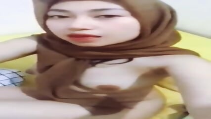 Pap Ukhti Brązowy Hidżab Petite Nenen Tasya Ma Na Imię Doi