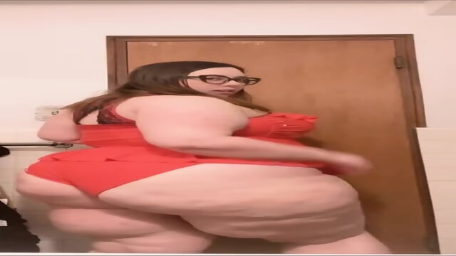 BBW Tries on small clothes