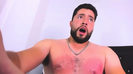 Hit Guy Tortures His Nipples