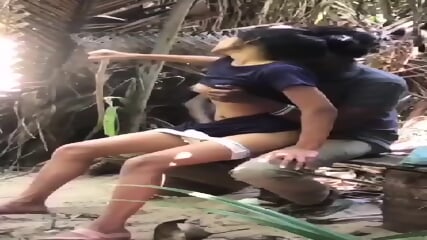 Fille Sexy Sexe Avec Son Petit Ami Dans Le Parc
