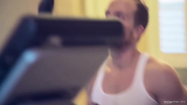 Stop scrolling Instagram! Time to fuck your creamy pussy!