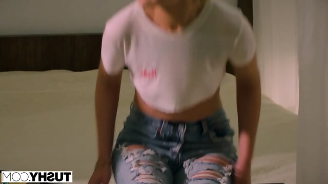 Emi1y Cu1ie art anal