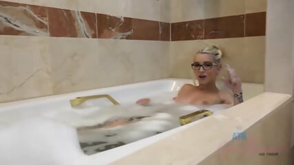 Hot Stepmom Returns The Favor By Letting Hot Stud Join Her In Her Bubble Bath