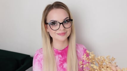 Ms.Kaminksky's Eye Contact Video For All Her Viewers With Face Fetishes