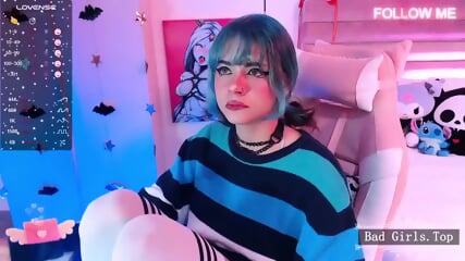 Petite slim pertty face teen solo on web