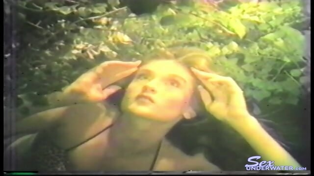 SexUnderwater e0005 Girl Underwater Breath holding - A Lady in a Lake