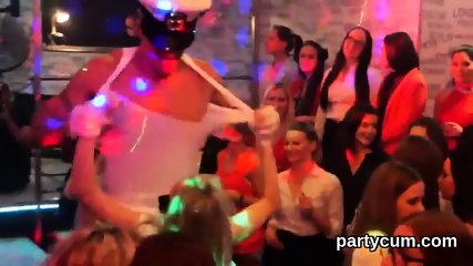 Horny Teens Get Completely Wild And Nude At Hardcore Party