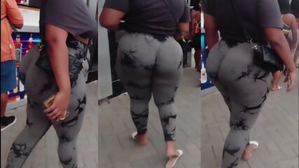 BIG ASS EBONY mom