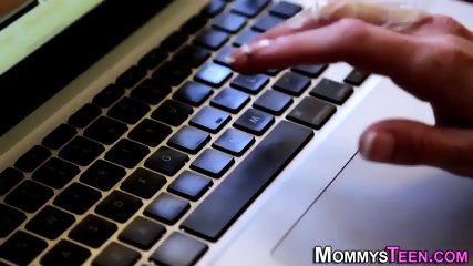 squirting, amateur, fingering pussy, stepmom