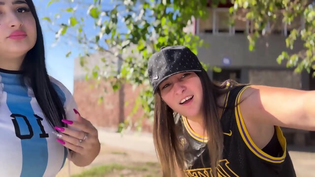 TRAPITOS tienen sexo duro con DESCONOCIDOS,salvan su dÃa de trabajo CHUPANDO PIJA Ft Laprincipita