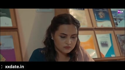 RAKESH NE CHALAI BUS ME JOYTI KI CHUT ME UGLY