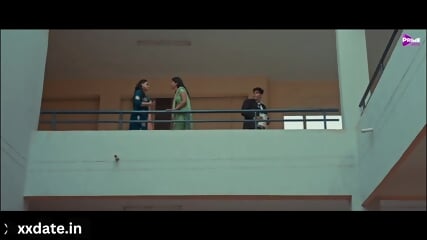 RAKESH NE CHALAI BUS ME JOYTI KI CHUT ME UGLY