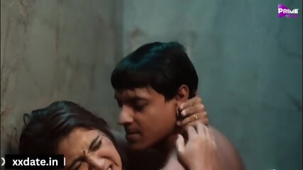 SEXY BHABHI KO BATHROOM ME CHODA