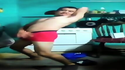 jesus en boxer jugando consola wii