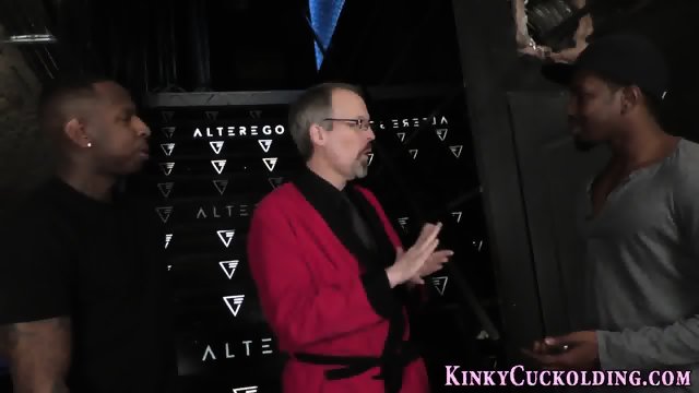 Petite babe assfucks bbc