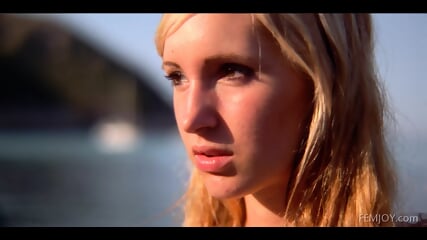 Corinna(Arielle) - Perfect Waves